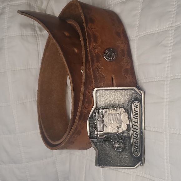 Vintage Belt and Freightliner Buckle Trucker Western Tooled Leather Belt - Picture 1 of 11